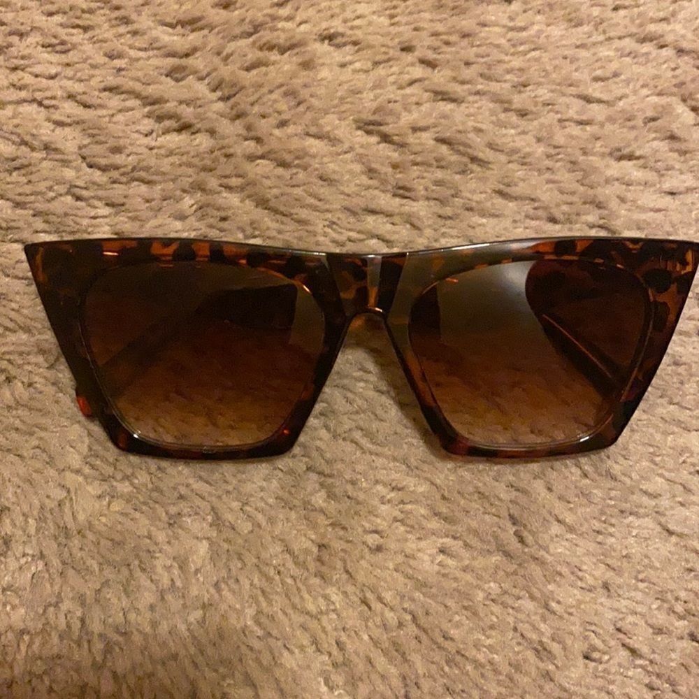 NWOT Sunglasses